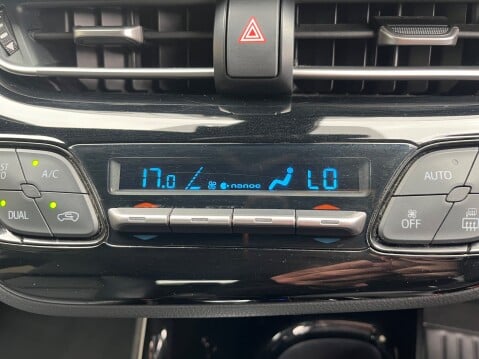 Toyota C-HR 1.8 EXCEL HYBRID AUTOMATIC 30
