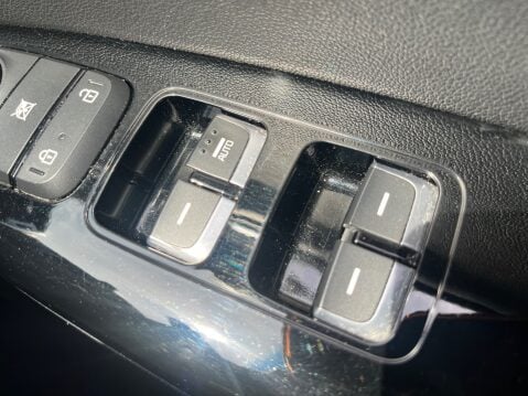 Kia Sportage CRDI KX-3 AUTOMATIC 28