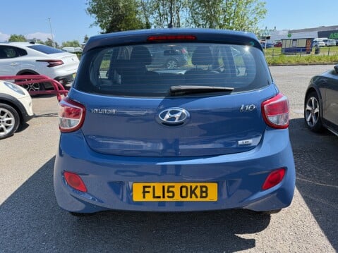 Hyundai i10 PREMIUM 6