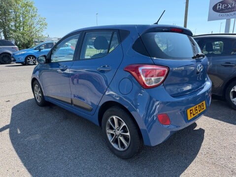 Hyundai i10 PREMIUM 7