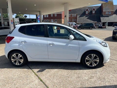 Kia Venga 1.6 4 AUTOMATIC 10