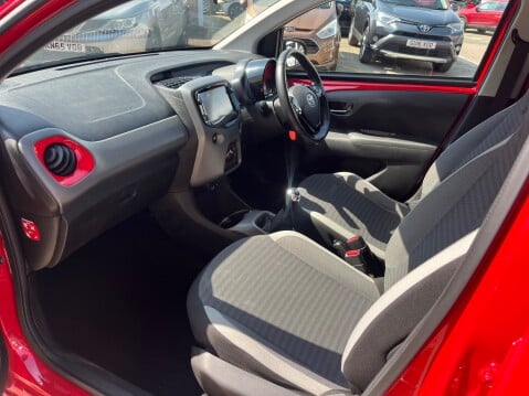 Toyota Aygo 1.0 VVT-I X-TREND 12