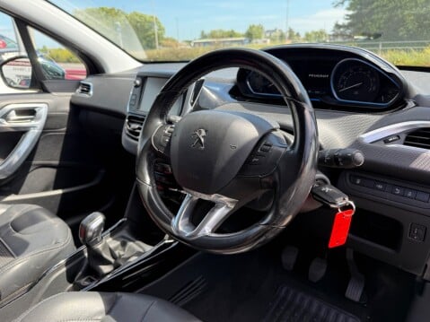 Peugeot 2008 ALLURE 9