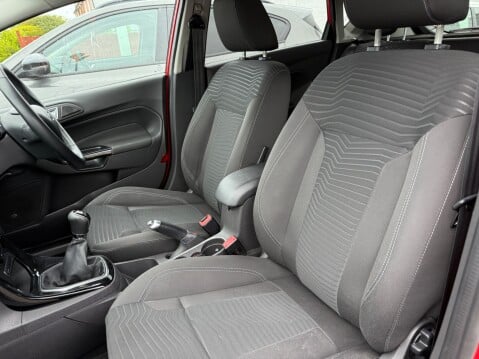 Ford Fiesta TITANIUM 10
