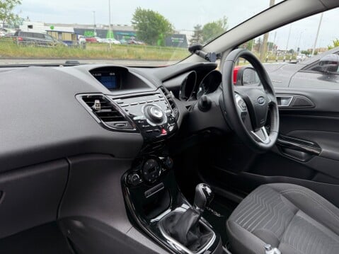 Ford Fiesta TITANIUM 8