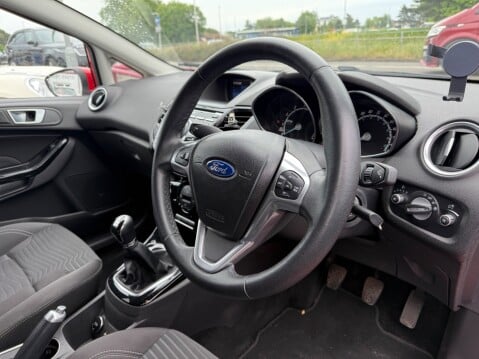 Ford Fiesta TITANIUM 9