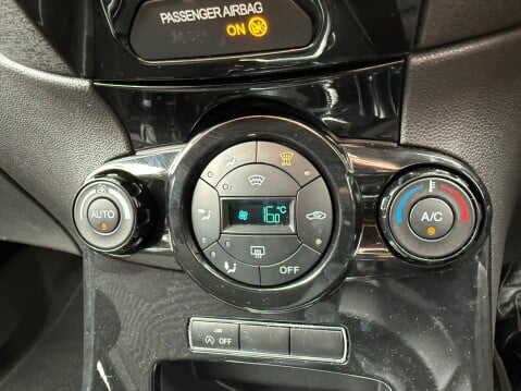 Ford Fiesta TITANIUM 14