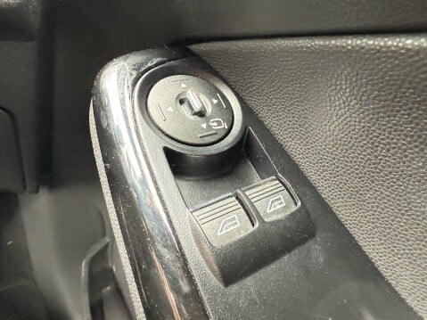 Ford Fiesta TITANIUM 17
