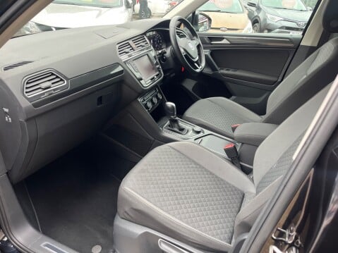Volkswagen Tiguan 2.0 TDI SE NAV BLUEMOTION 4MOTION DSG AUTOMATIC 12