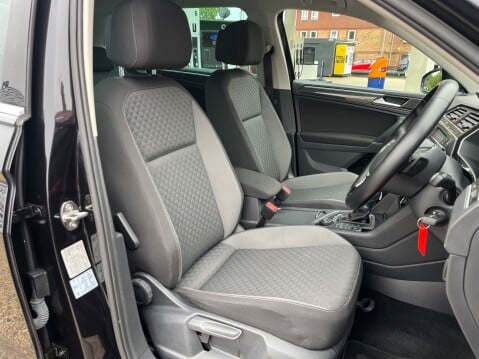 Volkswagen Tiguan 2.0 TDI SE NAV BLUEMOTION 4MOTION DSG AUTOMATIC 3