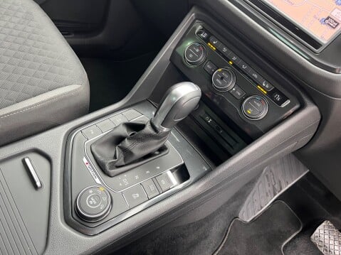 Volkswagen Tiguan 2.0 TDI SE NAV BLUEMOTION 4MOTION DSG AUTOMATIC 22