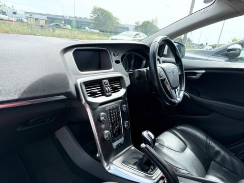 Volvo V40 D2 SE LUX NAV 9