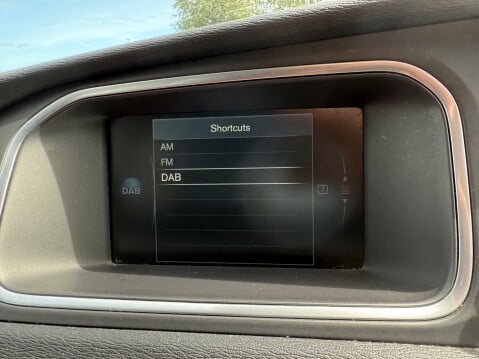 Volvo V40 D2 SE LUX NAV 16