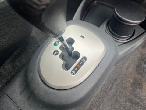 Toyota Yaris 1.3 VVT-I T SPIRIT AUTOMATIC 15