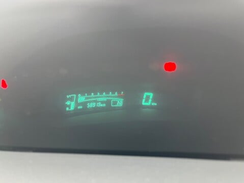 Toyota Yaris 1.3 VVT-I T SPIRIT AUTOMATIC 19
