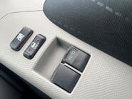 Toyota Yaris 1.3 VVT-I T SPIRIT AUTOMATIC 21
