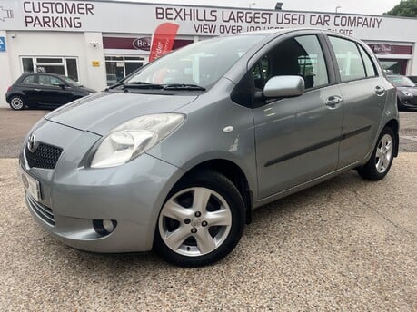 Toyota Yaris 1.3 VVT-I T SPIRIT AUTOMATIC