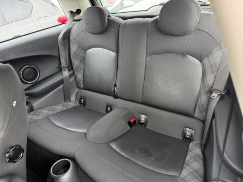 Mini Hatch COOPER S [MEDIA XL + CHILLI PACK] 17