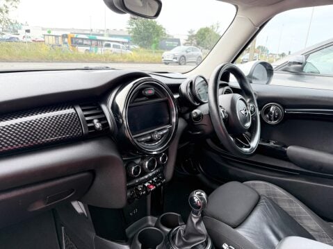 Mini Hatch COOPER S [MEDIA XL + CHILLI PACK] 14