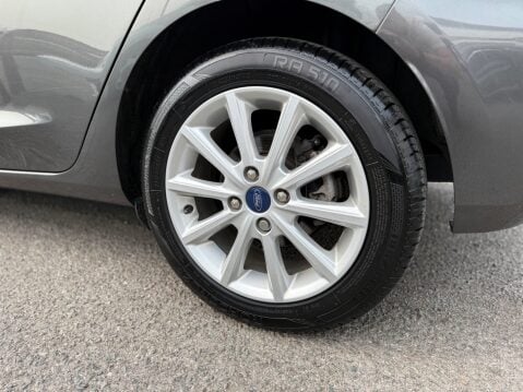 Ford Fiesta TITANIUM X 8