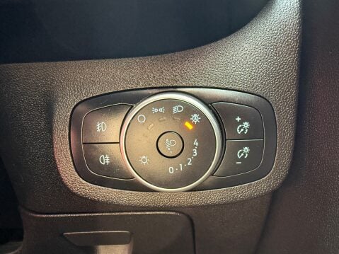 Ford Fiesta TITANIUM X 28