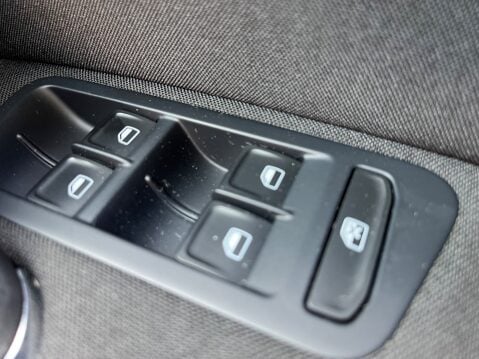 Volkswagen Golf 1.6 TDI MATCH BLUEMOTION TECHNOLOGY DSG 25