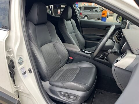 Toyota C-HR 1.8 HYBRID EXCEL AUTOMATIC 3