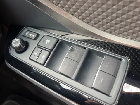 Toyota C-HR 1.8 HYBRID EXCEL AUTOMATIC 31