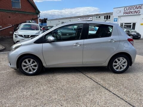 Toyota Yaris 1.33 VVT-I T SPIRIT AUTOMATIC 7