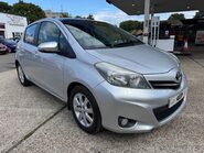 Toyota Yaris 1.33 VVT-I T SPIRIT AUTOMATIC 9