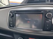 Toyota Yaris 1.33 VVT-I T SPIRIT AUTOMATIC 17