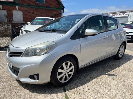 Toyota Yaris 1.33 VVT-I T SPIRIT AUTOMATIC