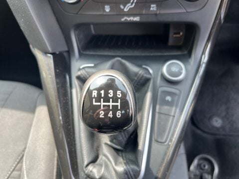 Ford Focus 1.6 TDCI TITANIUM NAVIGATOR 19