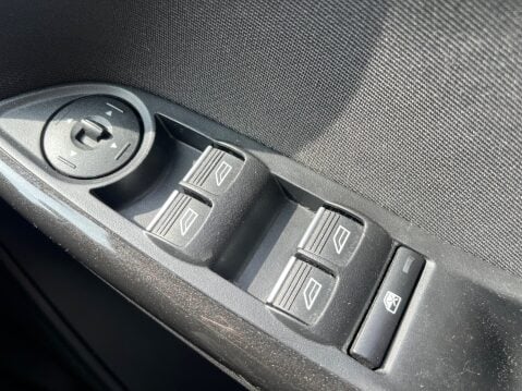 Ford Focus 1.6 TDCI TITANIUM NAVIGATOR 25