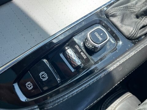 Volvo XC90 2.0 D5 INSCRIPTION AWD 7 SEATER AUTOMATIC 27