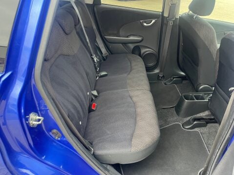 Honda Jazz 1.4 I-VTEC ES PLUS AUTOMATIC 7