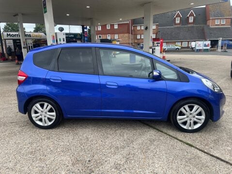 Honda Jazz 1.4 I-VTEC ES PLUS AUTOMATIC 8