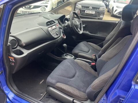 Honda Jazz 1.4 I-VTEC ES PLUS AUTOMATIC 12