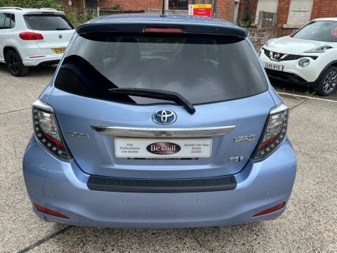 Toyota Yaris T SPIRIT HYBRID 5