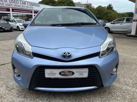Toyota Yaris T SPIRIT HYBRID 8