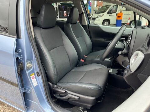 Toyota Yaris T SPIRIT HYBRID 3