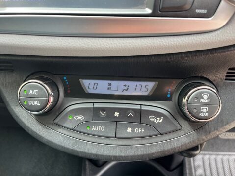 Toyota Yaris T SPIRIT HYBRID 18