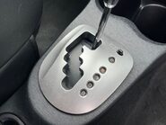 Toyota Yaris T SPIRIT HYBRID 12