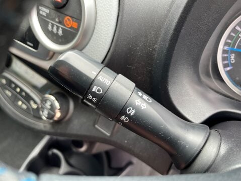 Toyota Yaris T SPIRIT HYBRID 24