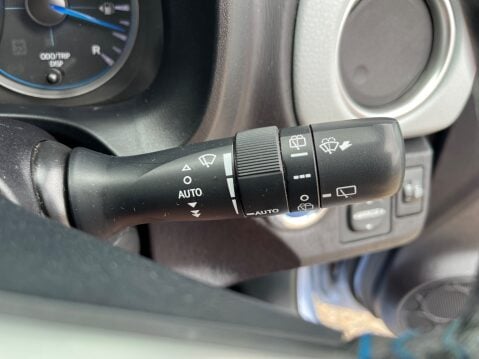 Toyota Yaris T SPIRIT HYBRID 25