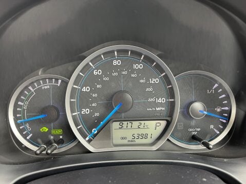 Toyota Yaris T SPIRIT HYBRID 26