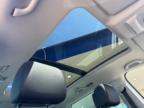 Volkswagen Sharan SEL TDI BLUEMOTION TECHNOLOGY DSG 11