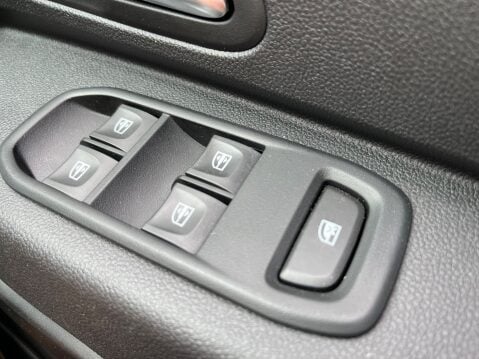 Dacia Duster 1.3 TCE COMFORT 28