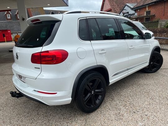 Volkswagen Tiguan R LINE TDI BLUEMOTION TECH 4MOTION DSG