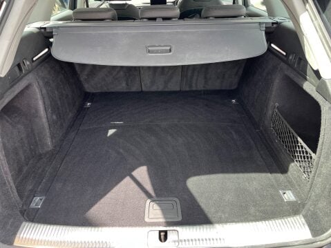 Audi A4 AVANT TDI ULTRA SPORT 6